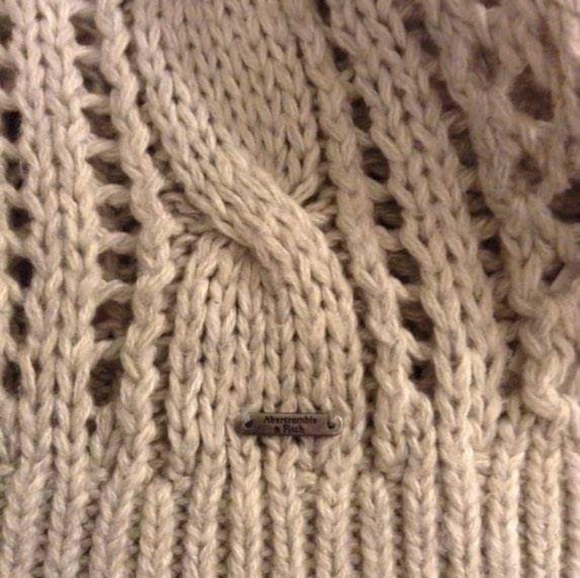 Abercrombie sweater - Picture 2 of 3